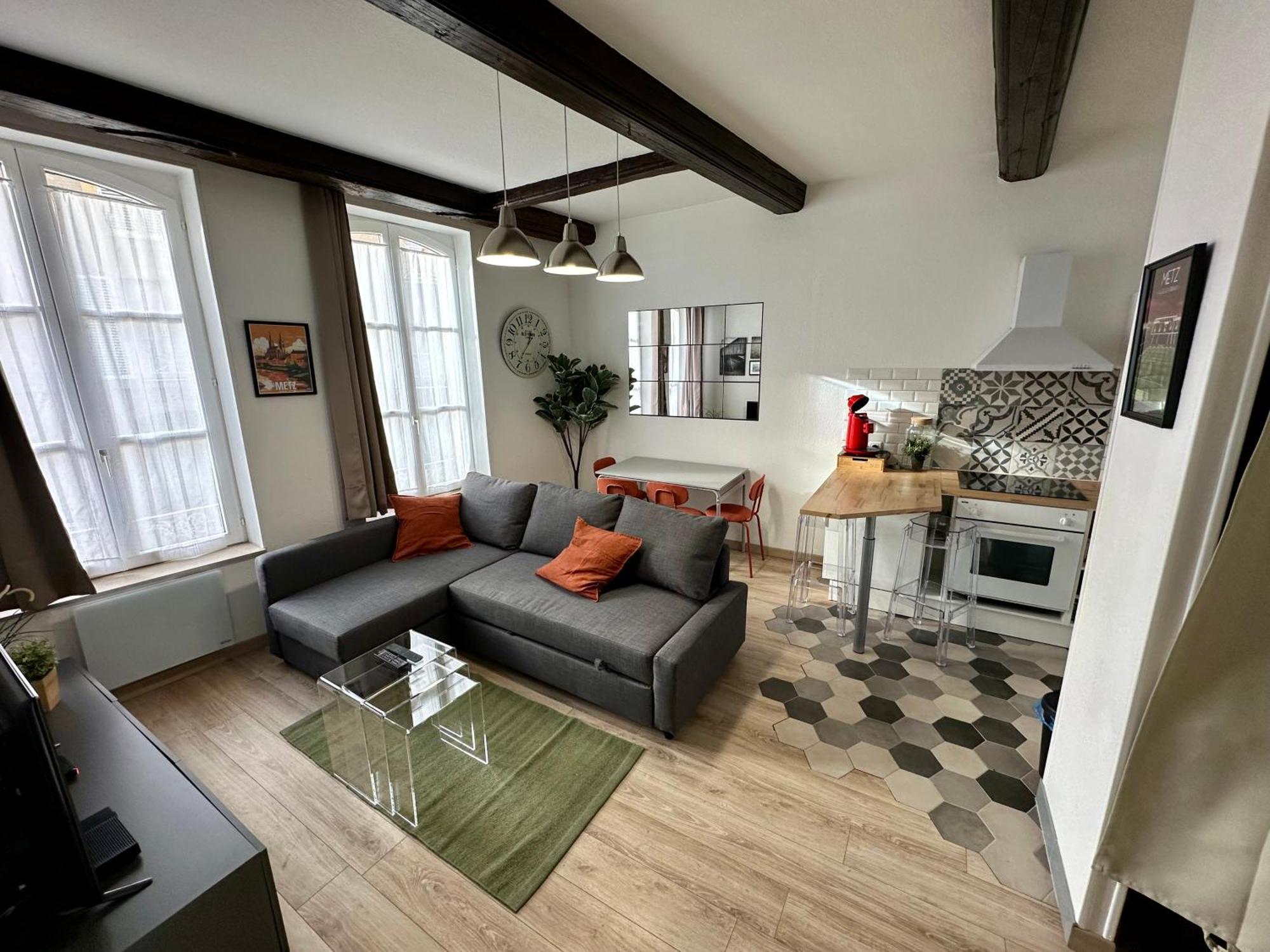 Appartement Lecathedrale : F2 Au Coeur De ! *